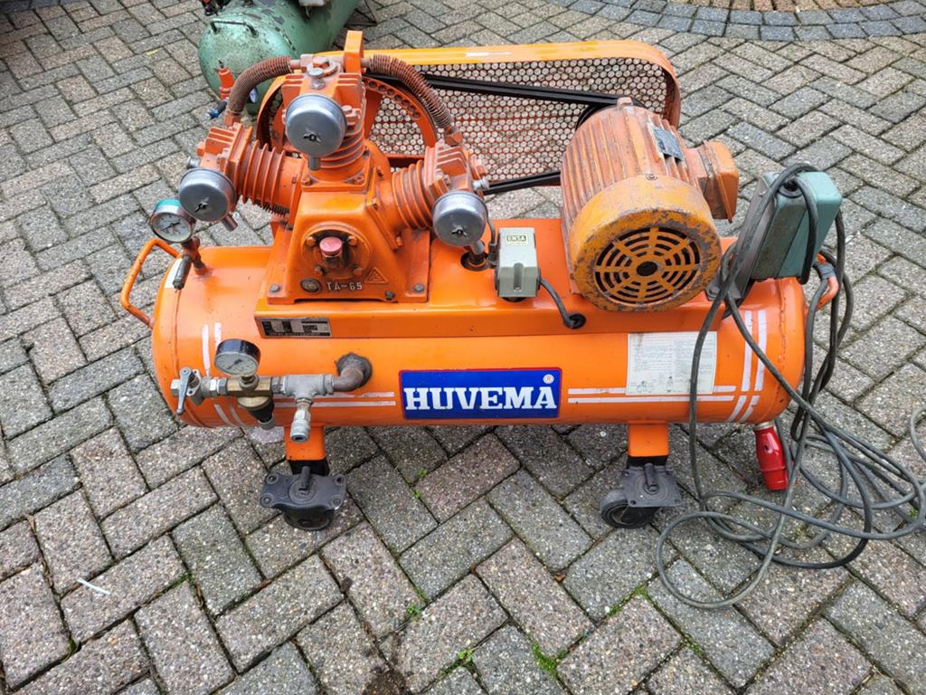 huvema compressor 380v, Doe-het-zelf en Verbouw, Compressors, 100 liter of meer, Ophalen, Gebruikt, 400 tot 800 liter/min