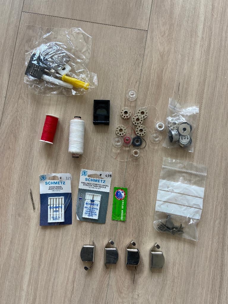 Complete set professionele naaimachine, Ophalen of Verzenden, Zo goed als nieuw, Garen of Naald(en)