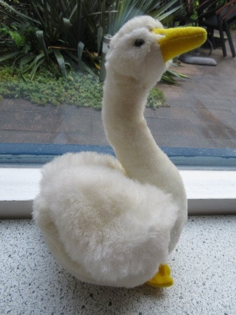 Gans of eend van Hema gele poten en snavel pluche, Hema, Ophalen of Verzenden, Zo goed als nieuw, Middelgroot (20 tot 80 cm)