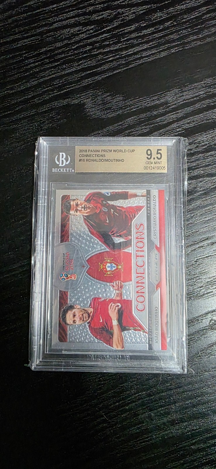 2018 Panini Prizm WC Connections Ronaldo/Moutinho BGS, Verzamelen, Sportartikelen en Voetbal, Zo goed als nieuw, Spelerskaart