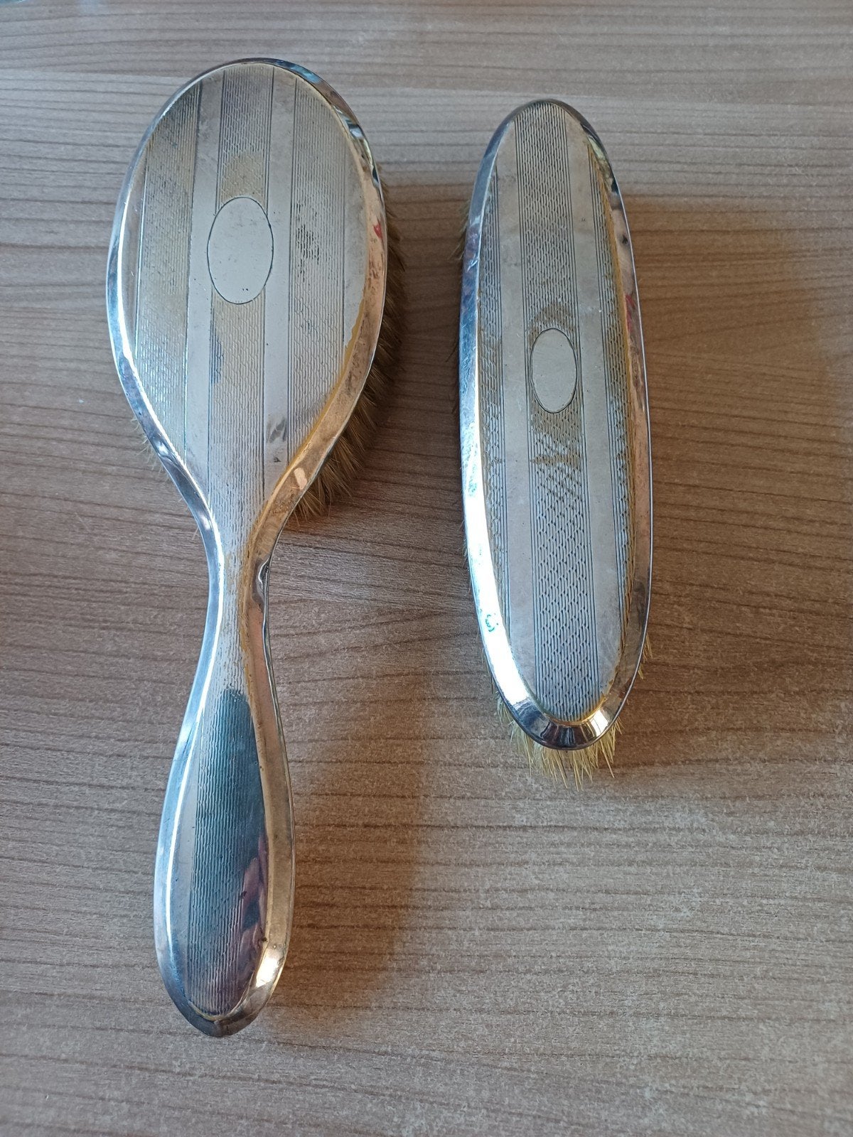 2 Antieke Verzilverde Kledingborstels, Paardenhaar, Ophalen of Verzenden, Zilver