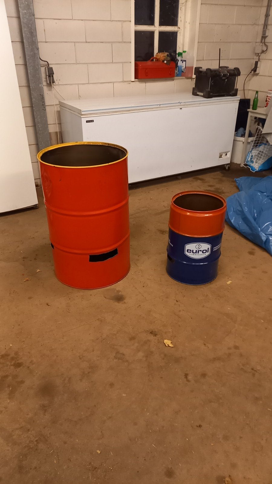 Brandton olievat vuurkorf vuurton 200 liter 60 litervat

Met, Tuin en Terras, Ophalen, Zo goed als nieuw, Vuurton