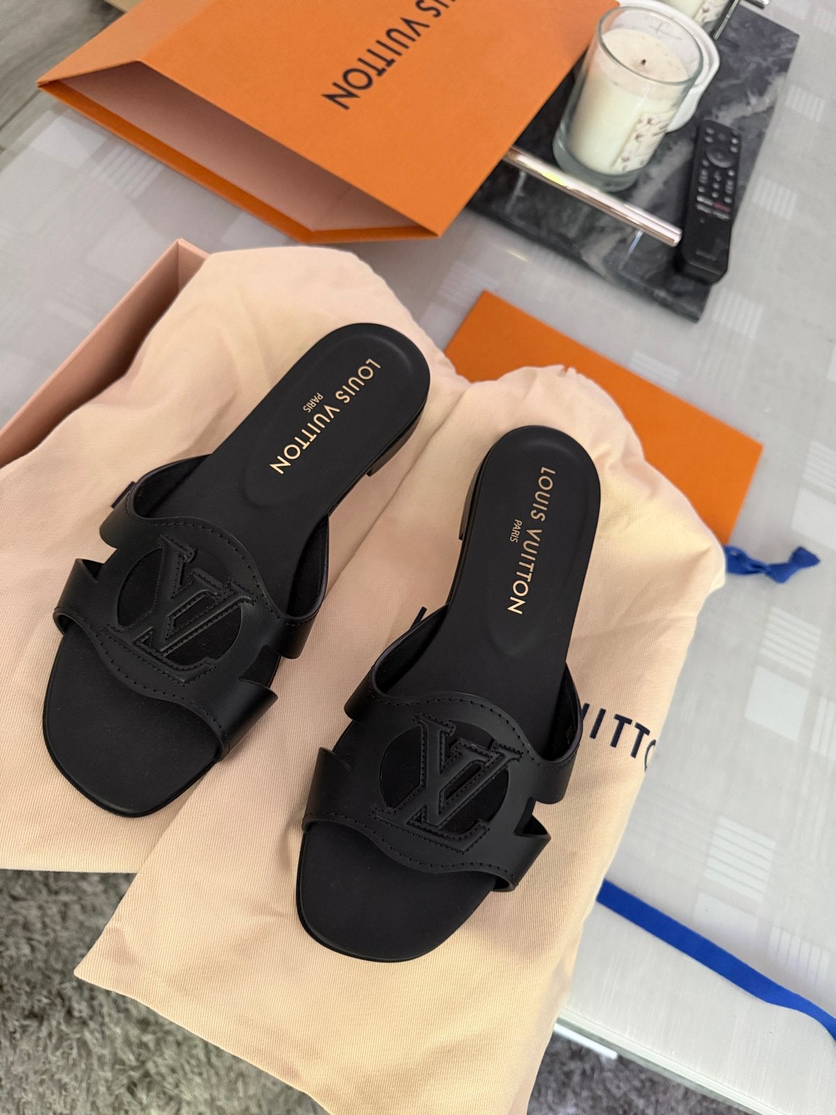 Louis Vuitton slippers maat 36, Zwart, Zo goed als nieuw, Ophalen, Slippers