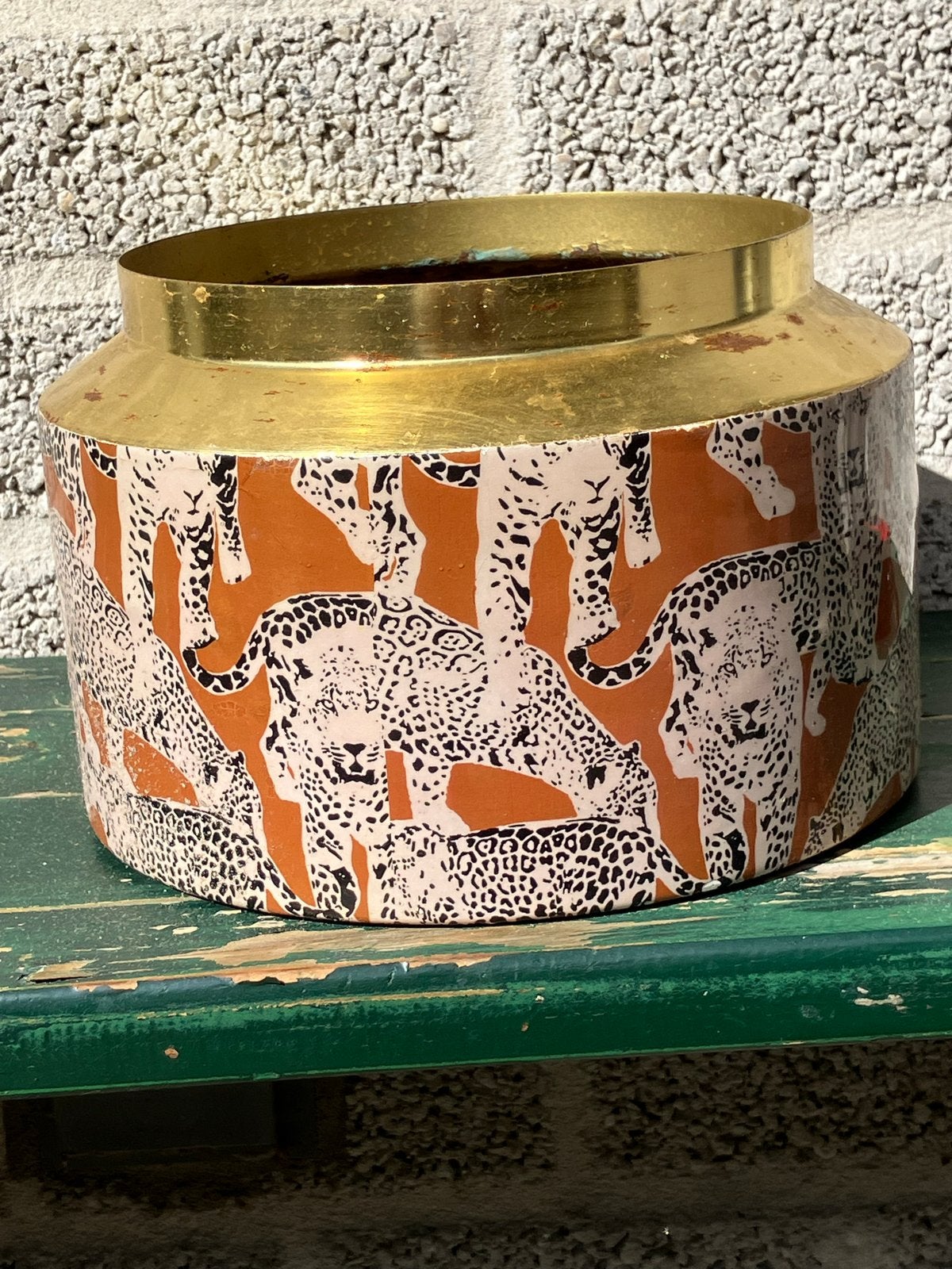 Unieke bloempot met luipaardprint en gouden verweerde rand, Ophalen of Verzenden
