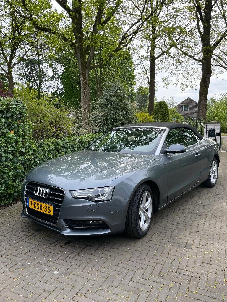 Audi A5 1.8 Tfsi 125KW Cabriolet Automaat 2013 Grijs, Auto's, Audi, Zwart, 4 cilinders, Cabriolet, 4 stoelen