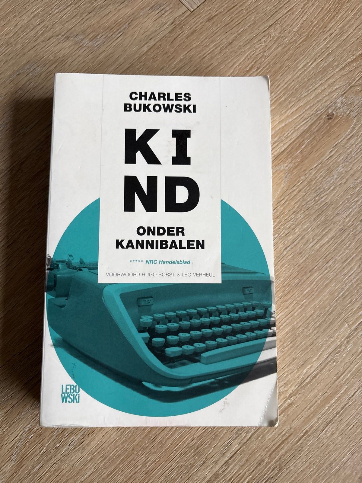 Charles Bukowski - Kind onder kannibalen, Boeken, Ophalen of Verzenden, Gelezen, Nederland