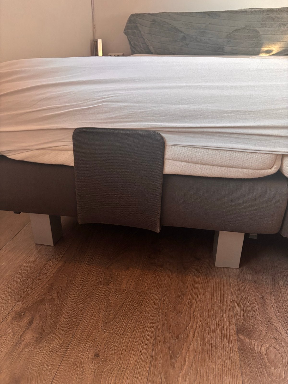 Foto 5 van MOET SNEL WEG! Tweepersoonsbed 180x210 cm - Zonder matrassen