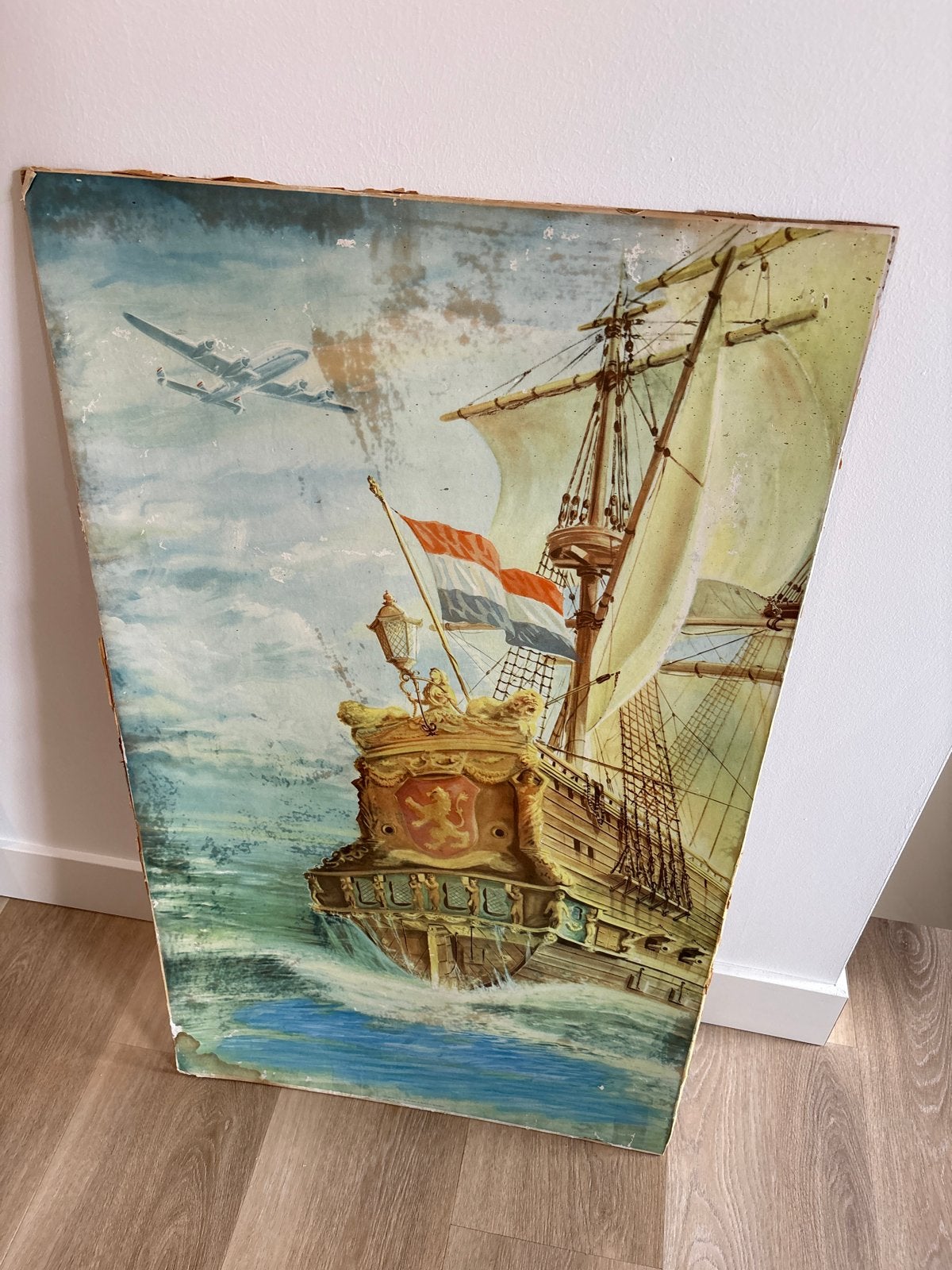 Vintage Schilderij: VOC Schip met Vliegtuig, Ophalen of Verzenden, Gebruikt, Kaart, Foto of Prent