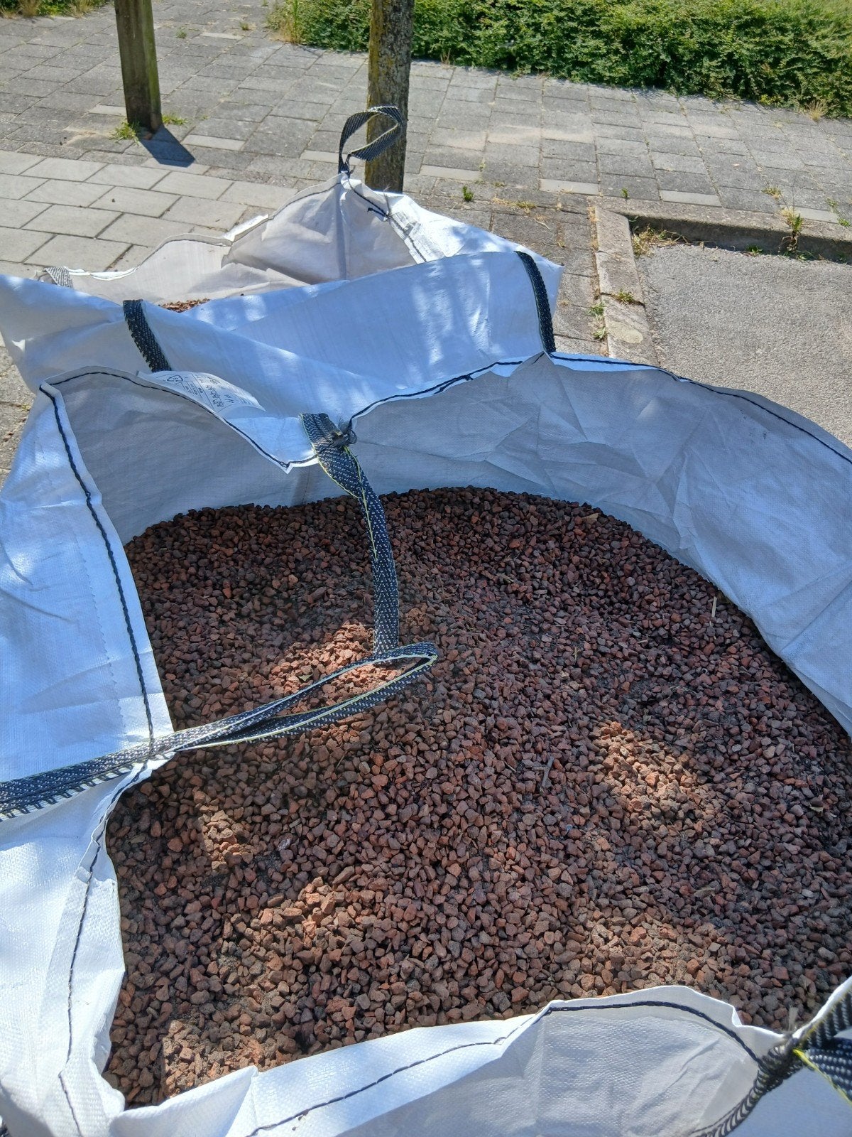 Grind 2 grote zakken, Ophalen