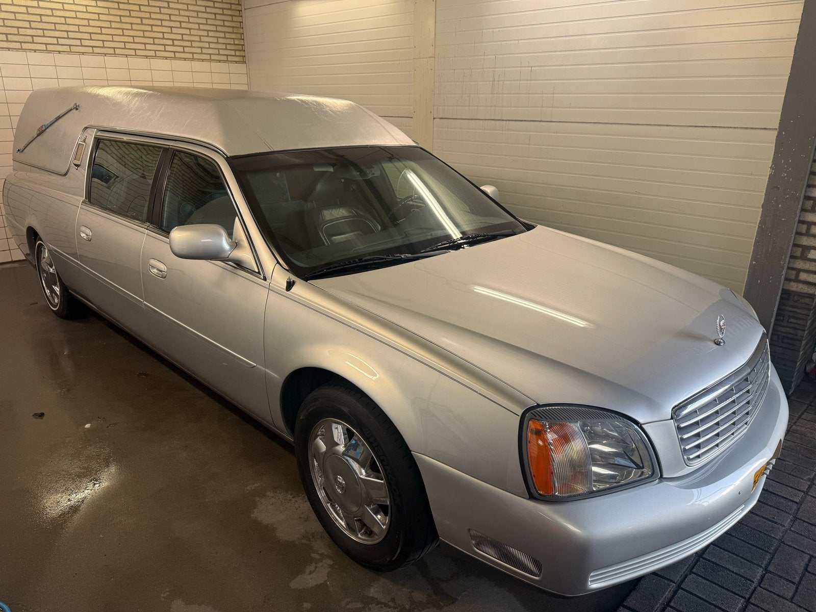 Cadillac Deville (rouwauto) 2001 Grijs, Auto's, Cadillac, 273 pk, Particulier, 4600 cc, Zilver of Grijs