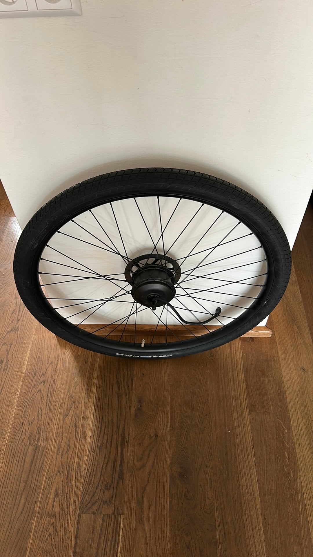 2x vanmoof voorwiel, Fietsen en Brommers, Ophalen, Zo goed als nieuw