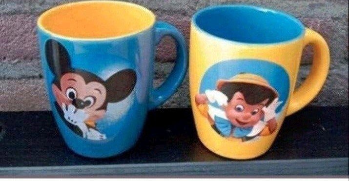 2 mokken Mikey en Pinocchio Disneyland 
Samen €5, Ophalen, Zo goed als nieuw, Servies