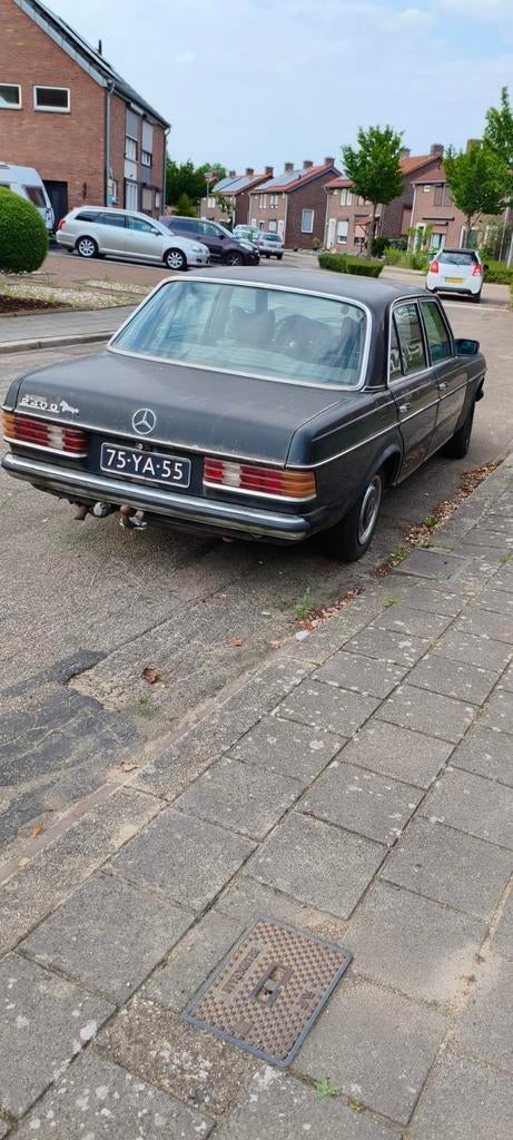 Mercedes w123, Ophalen, Motorkap