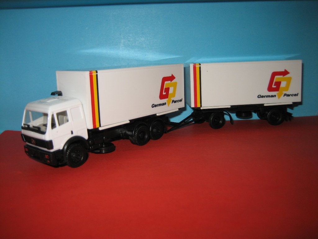 German-Parcel  MERCEDES combi met afzetbakken Herpa, Ophalen of Verzenden, Zo goed als nieuw, Bus of Vrachtwagen, Herpa