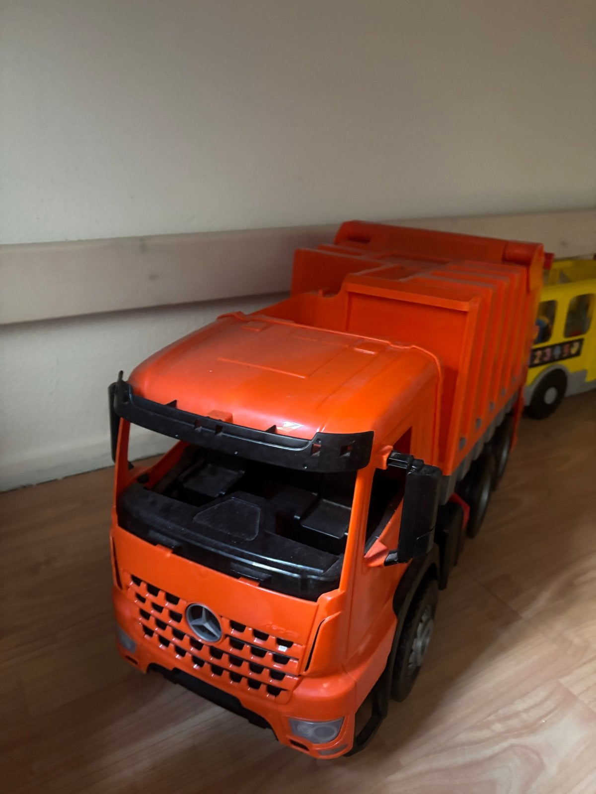 Grote oranje speelgoed vuilniswagen, Ophalen of Verzenden, Gebruikt