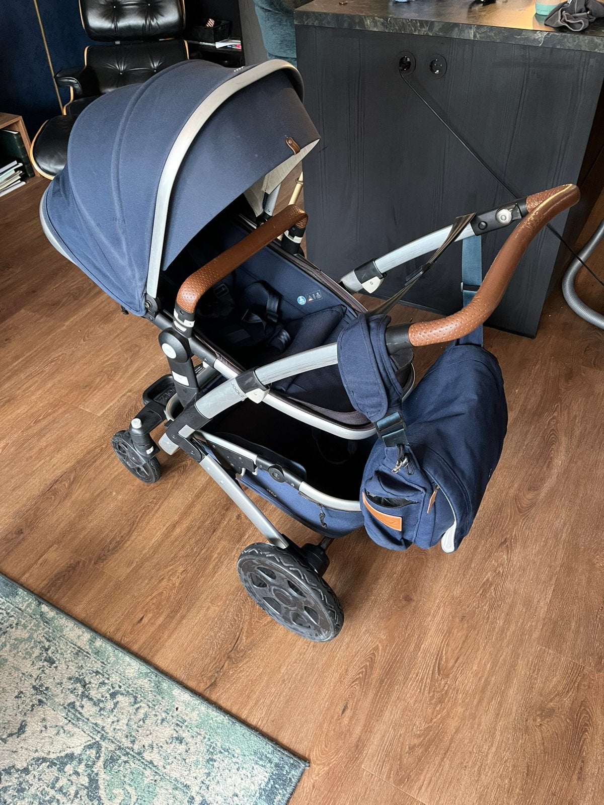 Joolz Geo 2 buggy donkerblauw met boodschappenmand luiertas, Kinderen en Baby's, Ophalen, Zo goed als nieuw, Overige merken