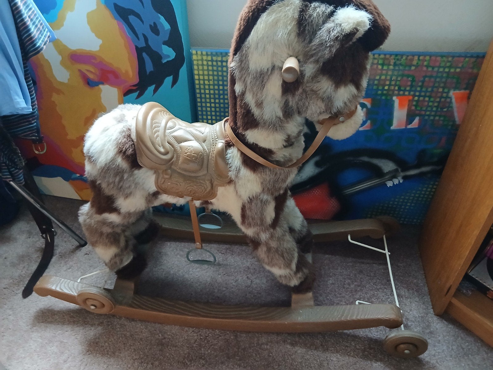 Schattig hobbelpaard met zachte vacht, Ophalen of Verzenden, Gebruikt, Overige typen