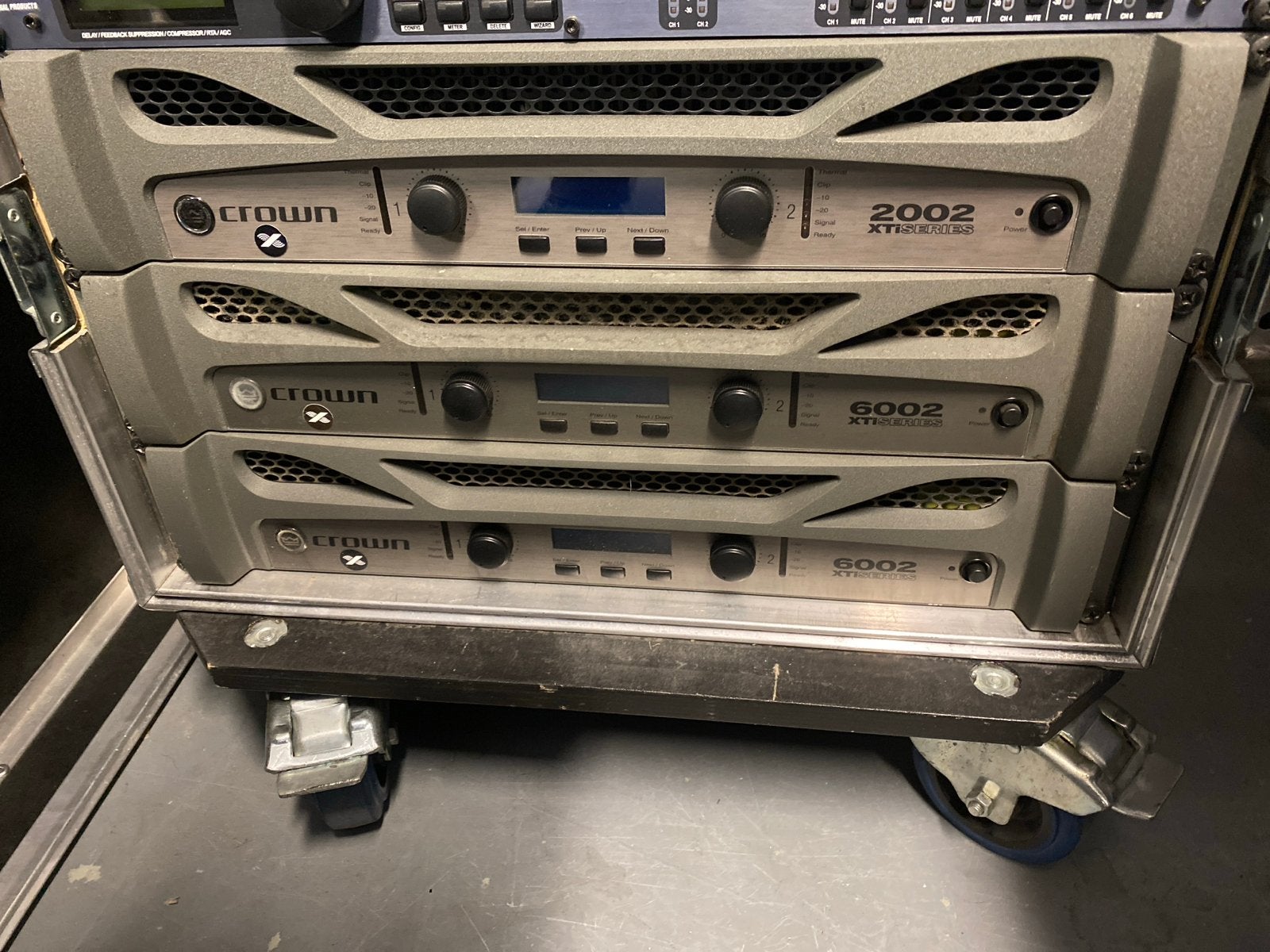 Crown XTI2002 Professionele Eindversterker, Ophalen of Verzenden, Gebruikt, 1000 watt of meer, P.A.