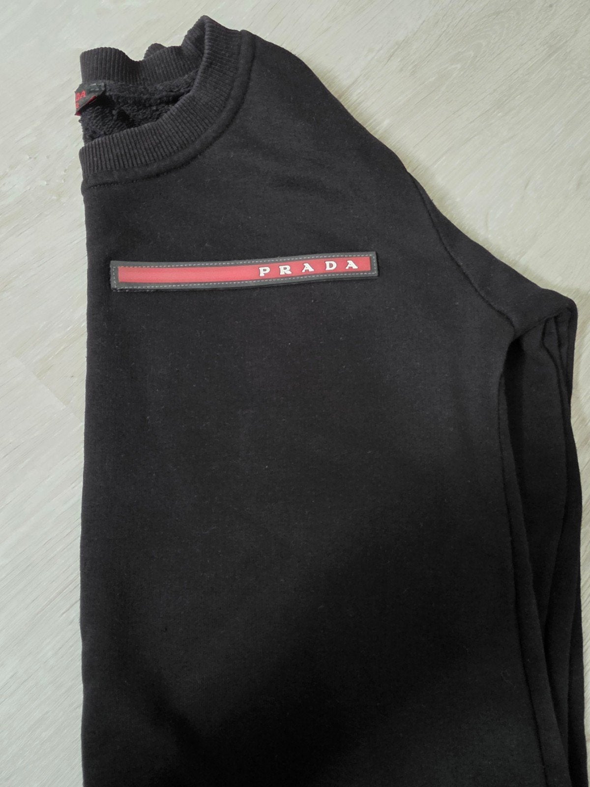 Prada zwarte trui met logo, Ophalen, Gebruikt, Prada, Jongen of Meisje