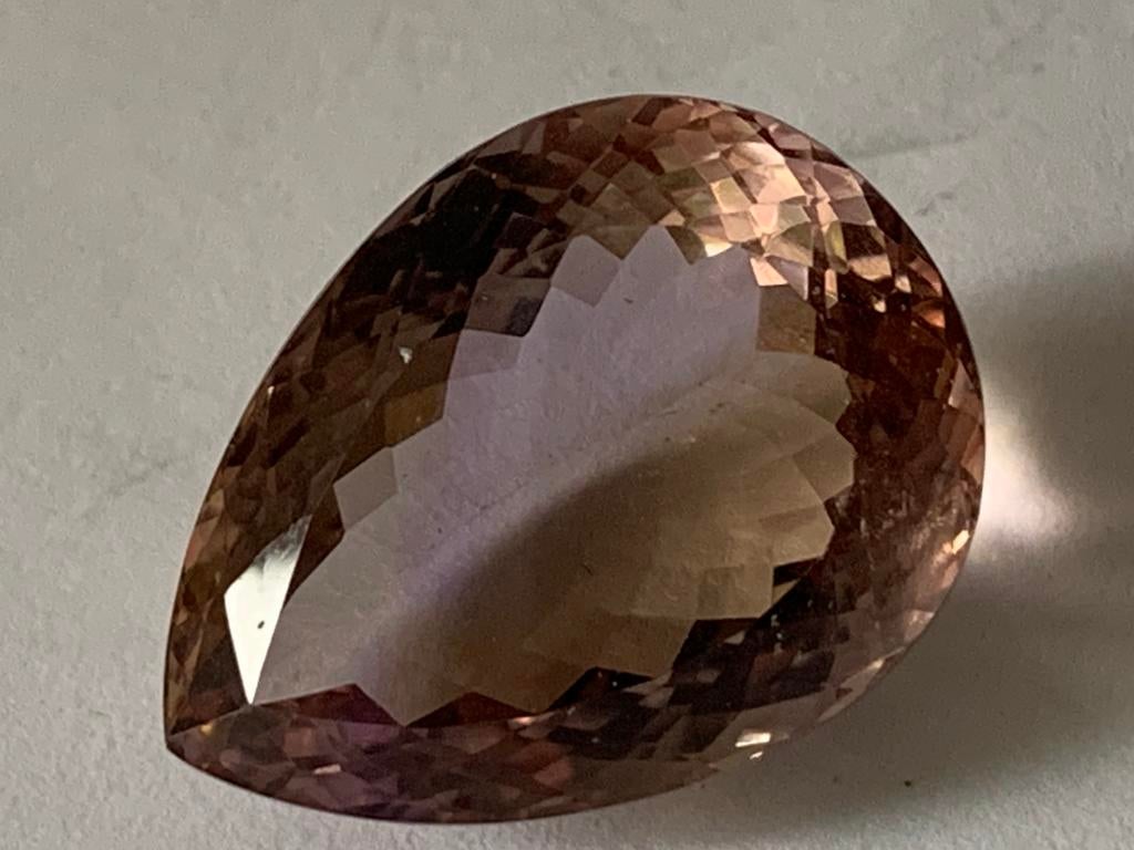 Ametrine edelsteen 25,76 crt met certificaat, Ophalen of Verzenden, Zo goed als nieuw