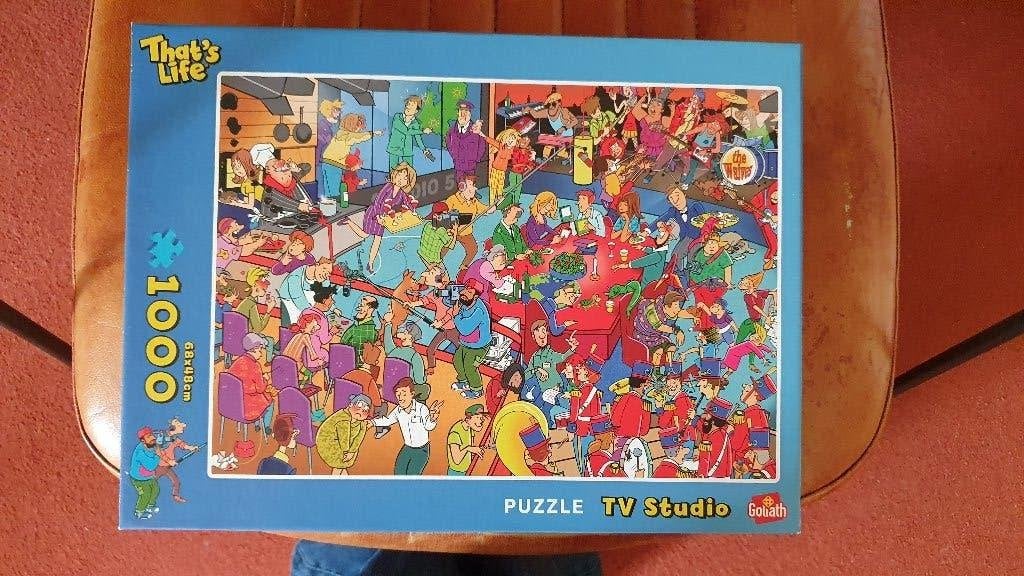 That's Life Puzzel TV Studio, Ophalen of Verzenden, 500 t/m 1500 stukjes, Gebruikt, Legpuzzel
