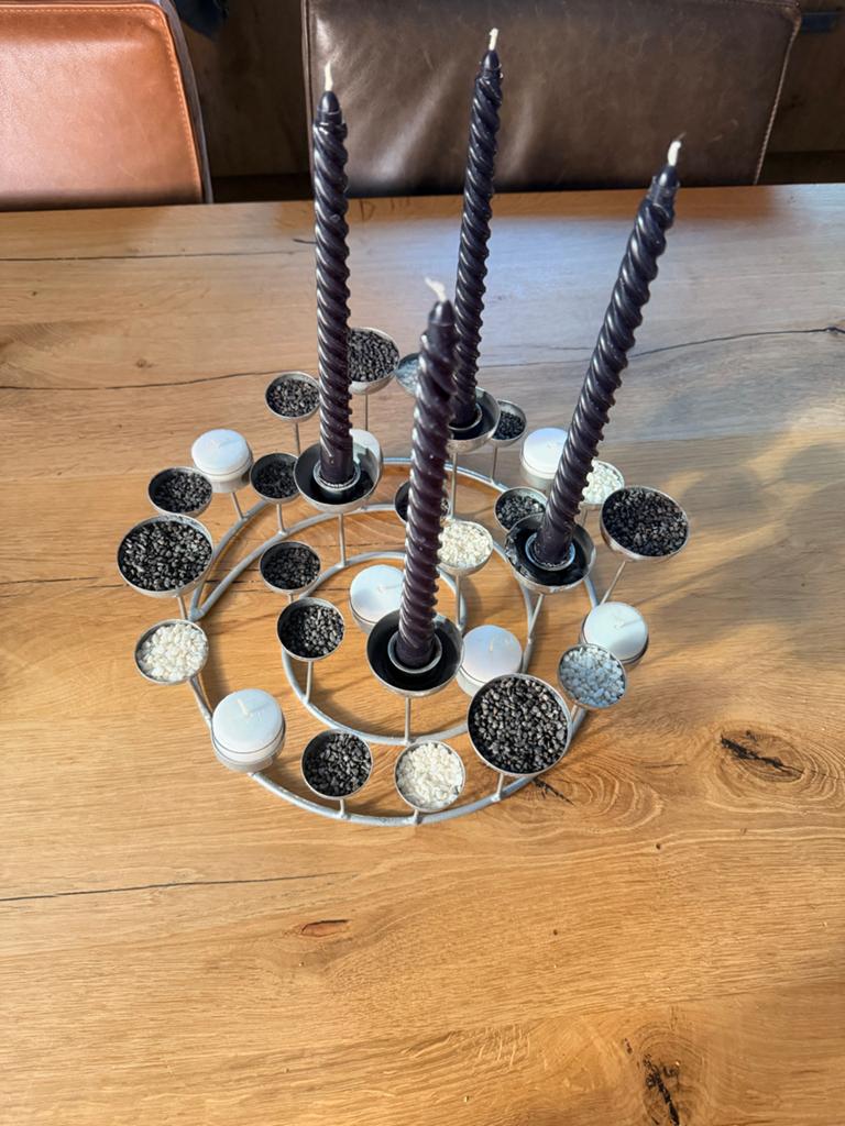 Metalen Kandelaar met 4 Kaarsen en Decoratie, Gebruikt, Zwart, Ophalen of Verzenden, Metaal