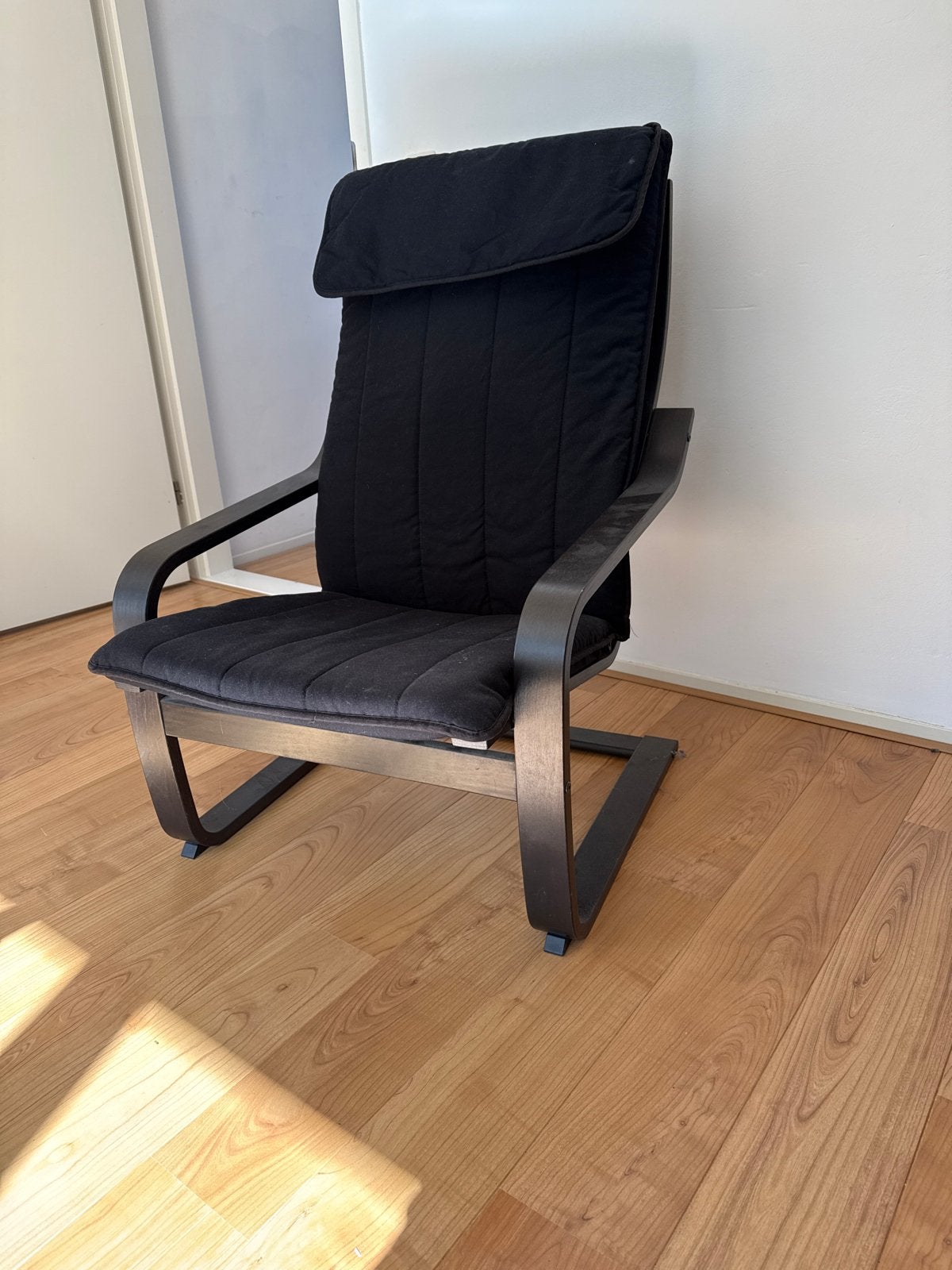 IKEA POÄNG Fauteuil - Zwart met donkerbruin frame, Ophalen, Gebruikt, Zwart, Eén