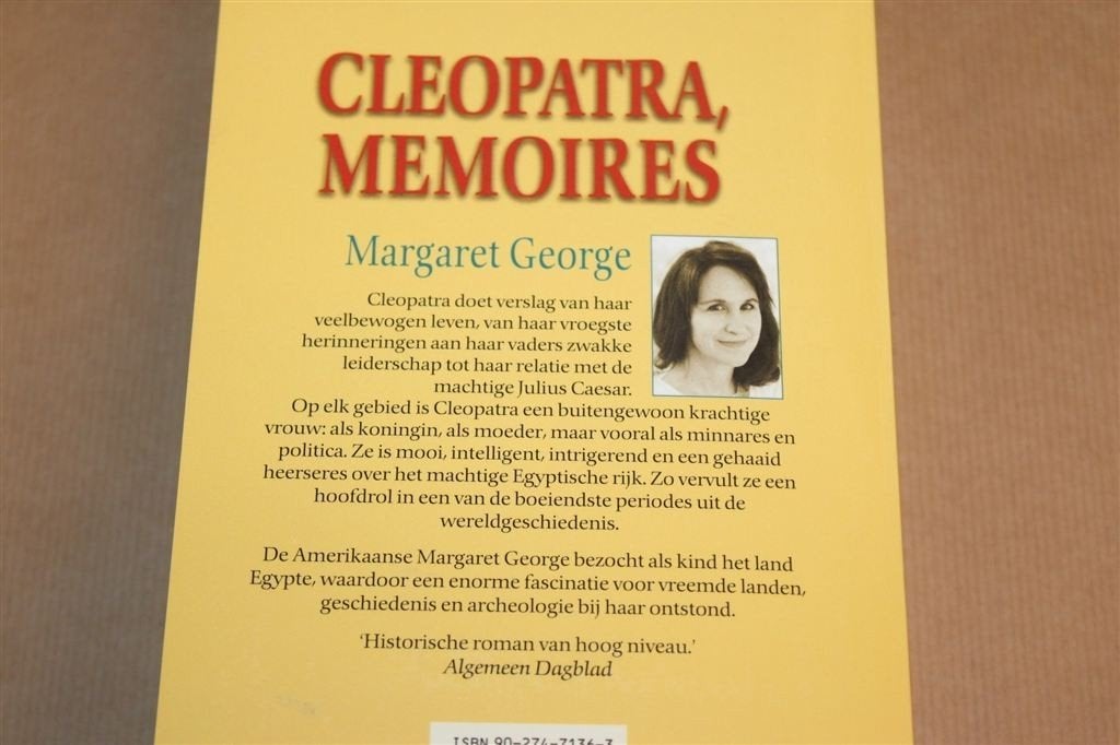 Cleopatra Memoires — Dik Boek, 2 Delen in 1, Margaret George, Boeken, Ophalen of Verzenden, Gelezen