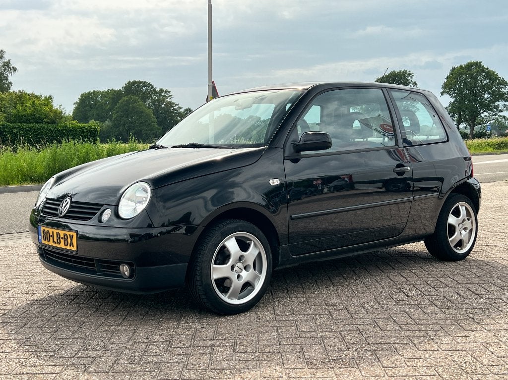 Volkswagen Lupo 1.4-16V 75pk 2002 | Elek. ramen | APK 03/27, Voorwielaandrijving, 31 €/maand, 4 stoelen, Zwart