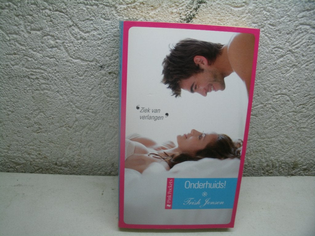 boek 56 pink pocket onderhuids  0,30, Boeken, Romans, Ophalen