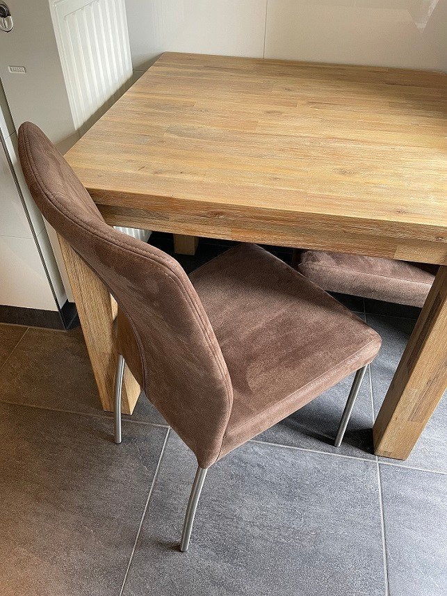 2 eetkamer stoelen gestoffeerd in eco Bull z.g.a.n., Ophalen, Twee, Bruin, Joyce