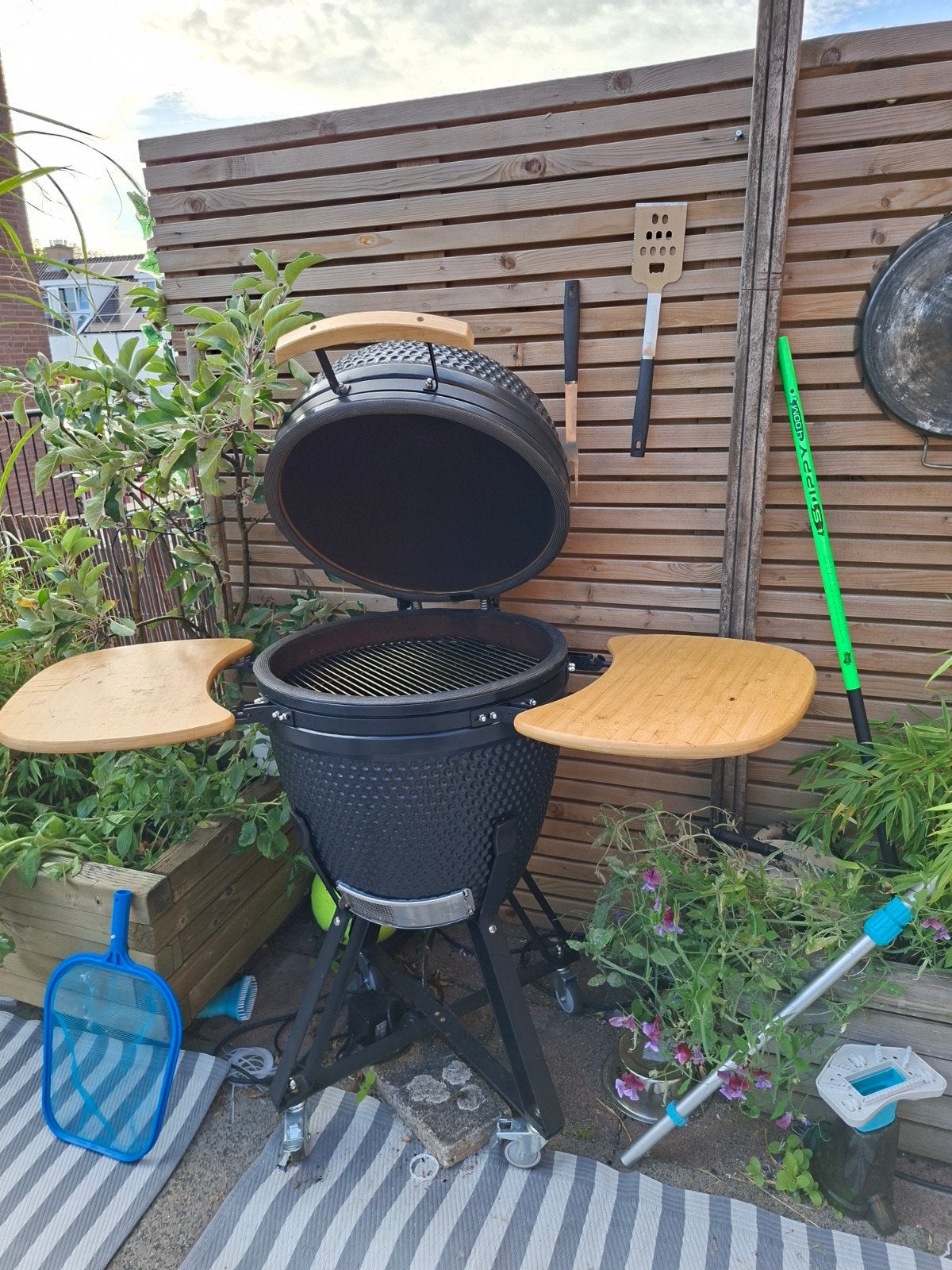 21 inch Kamado BBQ - Perfect voor de zomer!, Ophalen, Zo goed als nieuw, Onbekend, Met accessoires