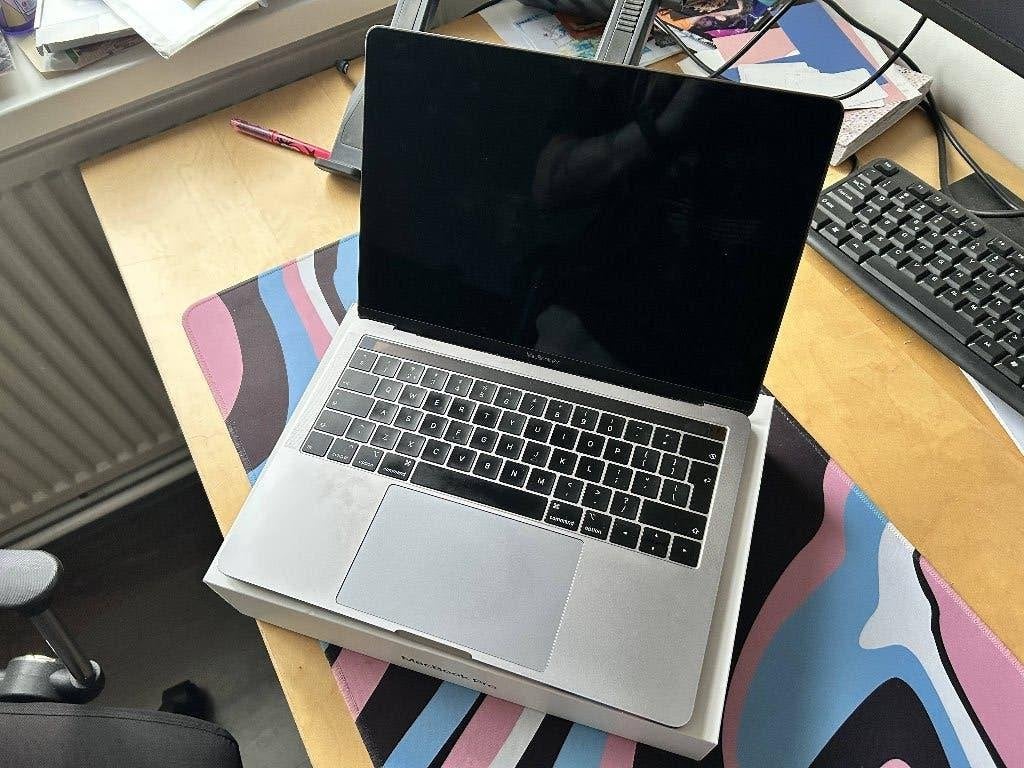 MacBook pro 2019, Computers en Software, MacBook Pro, Gebruikt, 256 GB, 2 tot 3 Ghz