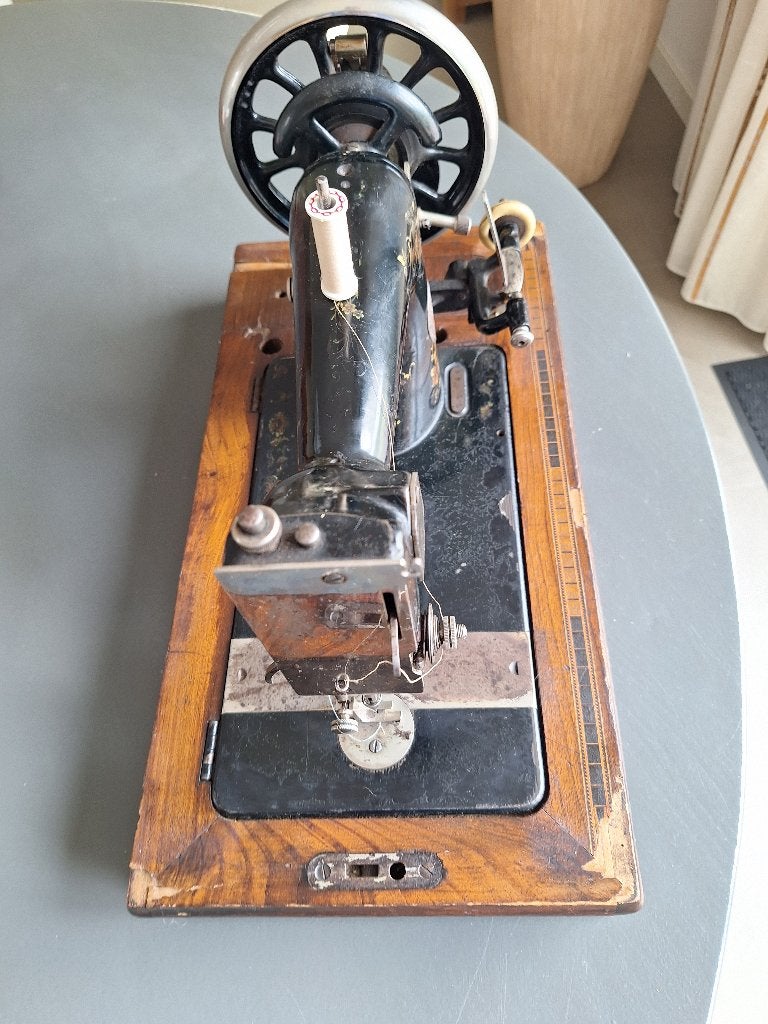 antieke naaimachine, Antiek en Kunst, Ophalen