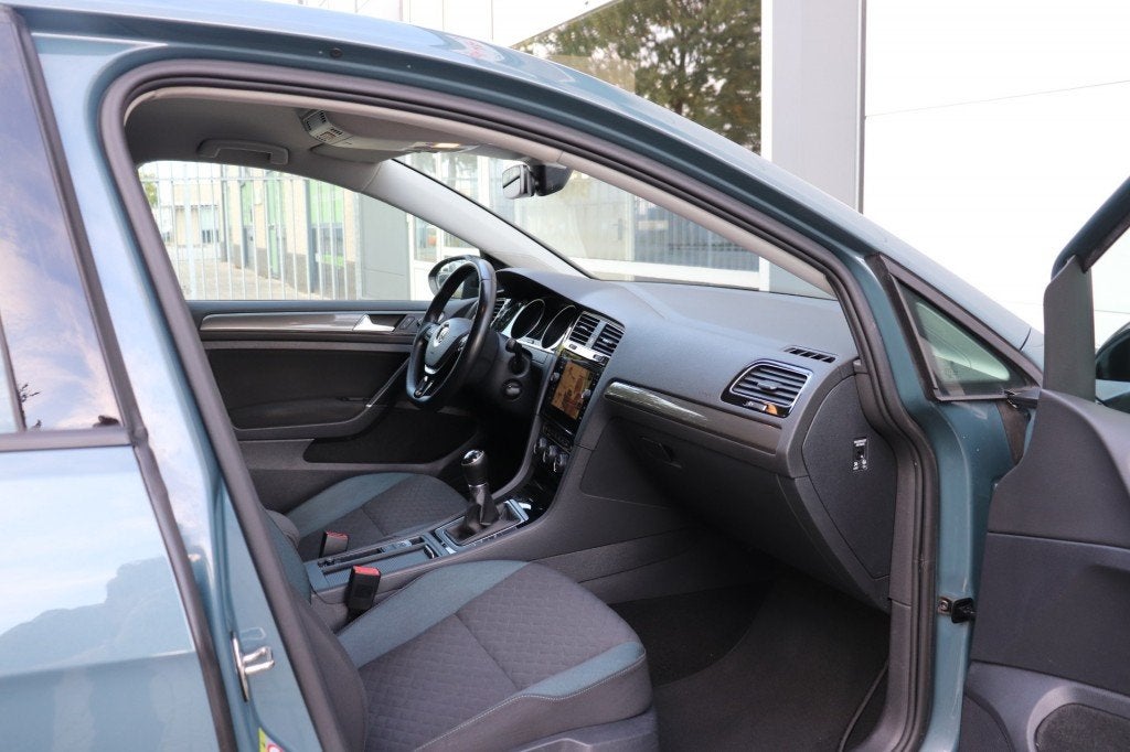 Volkswagen GOLF 1.0 TSI 116PK IQ.LINE/LANE.ASSIST/BLIND.SPOT, Auto's, Voorwielaandrijving, Euro 6, Blauw, 49 €/maand