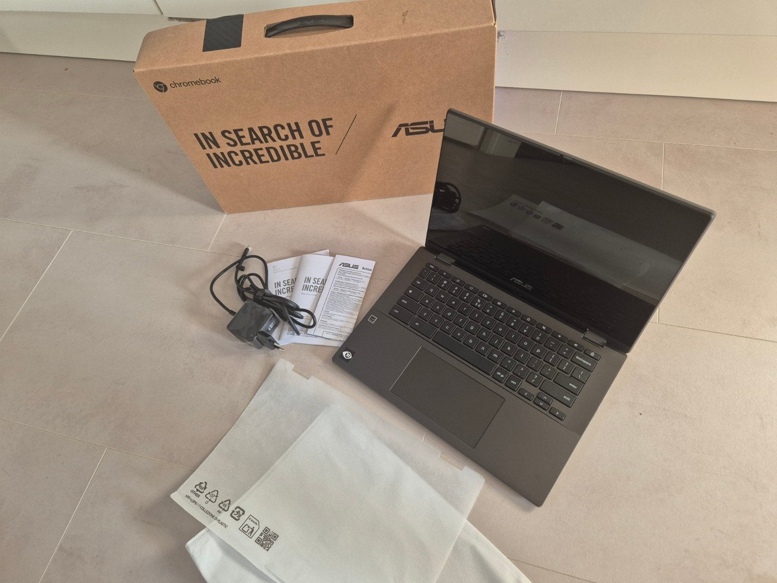 Nieuw in doos Asus chromebook CM1402FM2 Flip touchscreen, Computers en Software, Chromebooks, 14 inch, 4 GB of minder, 64 GB, Touchscreen