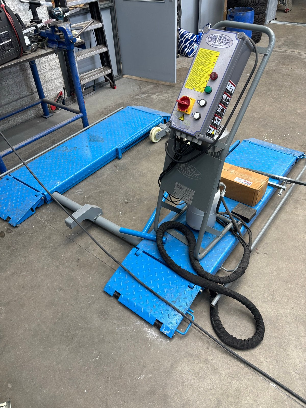 Twin Busch poetsbrug TW S3-10E     Verrijdbaar, Auto diversen, Autogereedschap, Ophalen, Zo goed als nieuw