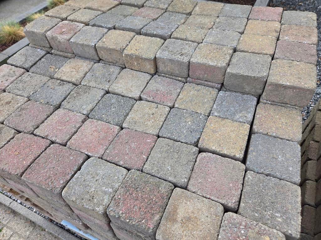 Gratis Trommel kasseien / koppelstones op te halen, Tuin en Terras, Tegels en Klinkers, Gebruikt, Klinkers, Beton, Ophalen of Verzenden