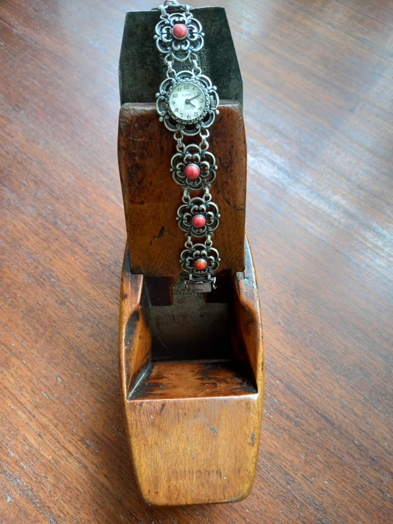 Vintage Zwitsers horloge, van zilver met bloedkoraal., Sieraden, Tassen en Uiterlijk, Horloges | Antiek, Ophalen of Verzenden