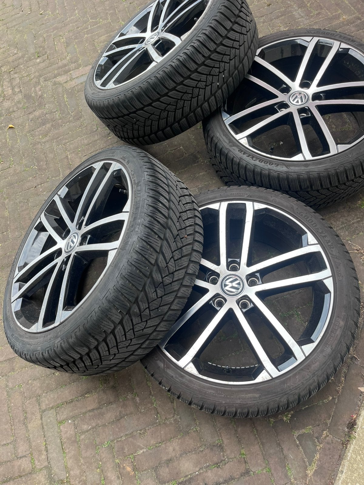 Velgen met winterbanden 18 inch Golf GTE type 7, Auto-onderdelen, Banden en Velgen, Ophalen, 18 inch, Gebruikt, Banden en Velgen