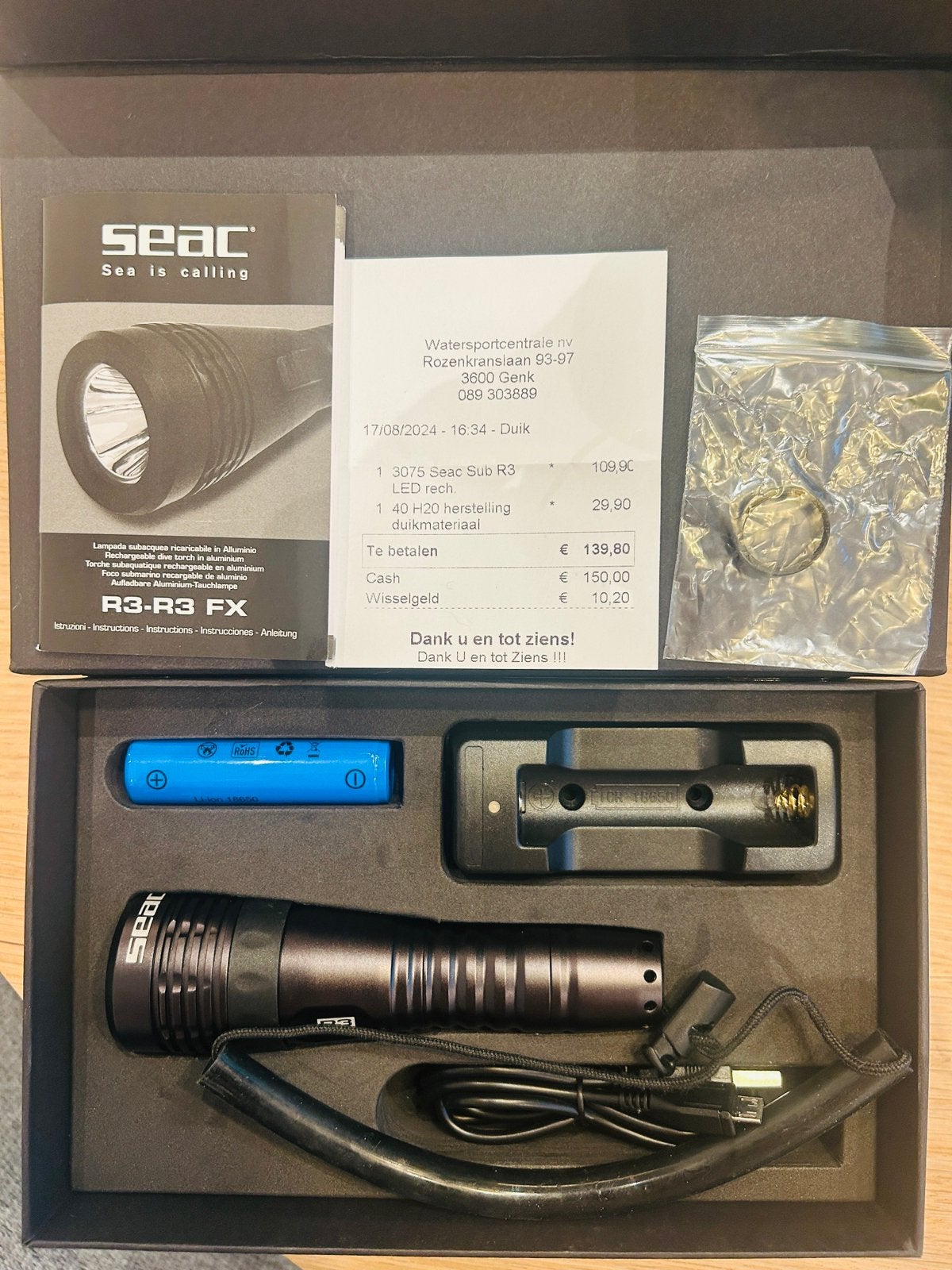 SEAC R3 duiklamp in nieuwstaat met garantie, Watersport en Boten, Duiken, Ophalen of Verzenden, Zo goed als nieuw, Duiklamp