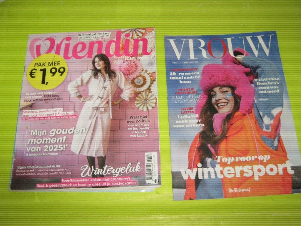VRIENDIN IS GERESERVEERD ]  VROUW GLOSSY IS BESCHIKBAAR, Ophalen, Gelezen, Damesbladen