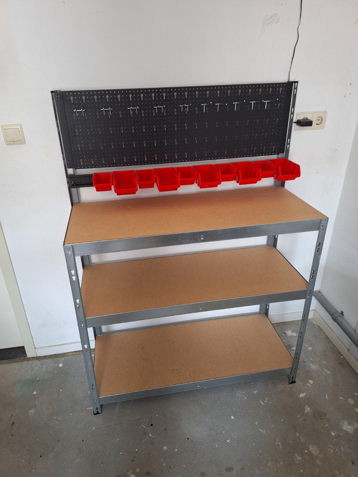 Werkbank met opbergrek en bakjes - 100x40x137 cm, Ophalen, Zo goed als nieuw