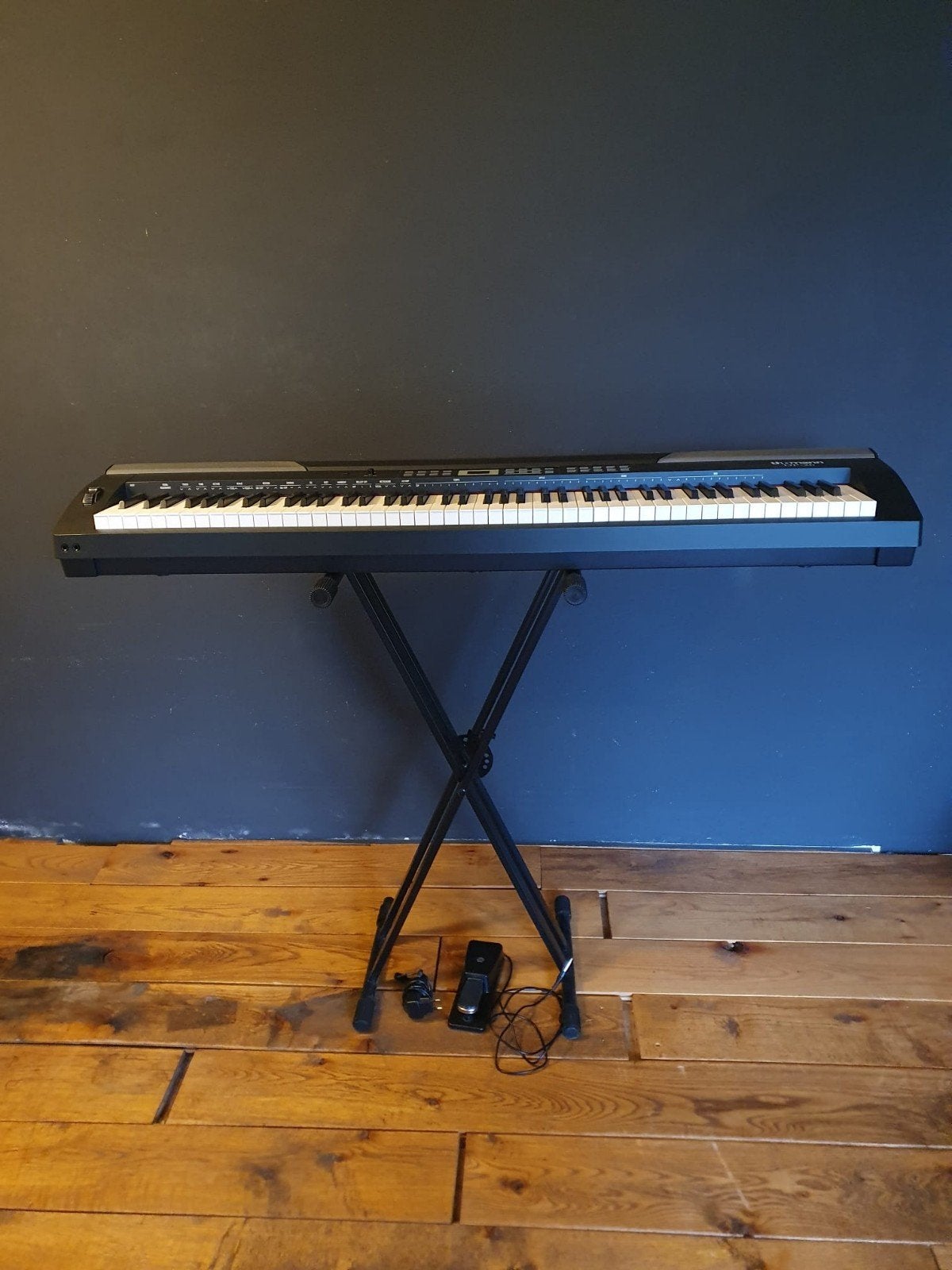 Piano DP-28, Muziek en Instrumenten, Ophalen, Zo goed als nieuw, Zwart