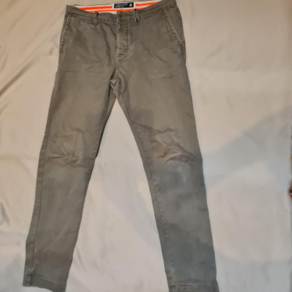 Superdry Company Slim Chino Broek Maat M, Kleding | Heren, Broeken en Pantalons, Maat 48/50 (M), Ophalen of Verzenden, Grijs, Gedragen