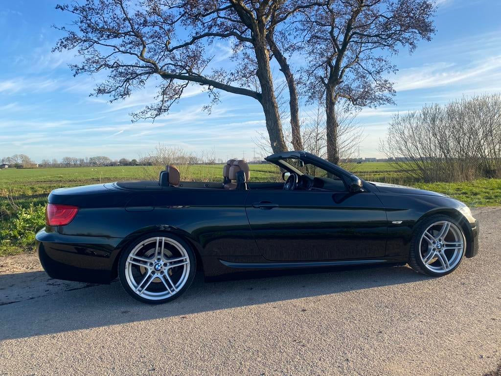 BMW 3-Serie 320i 170pk Aut. 2013 Zwart met M sportpakket, Auto's, BMW, Automaat, Achterwielaandrijving, 1995 cc, 4 cilinders