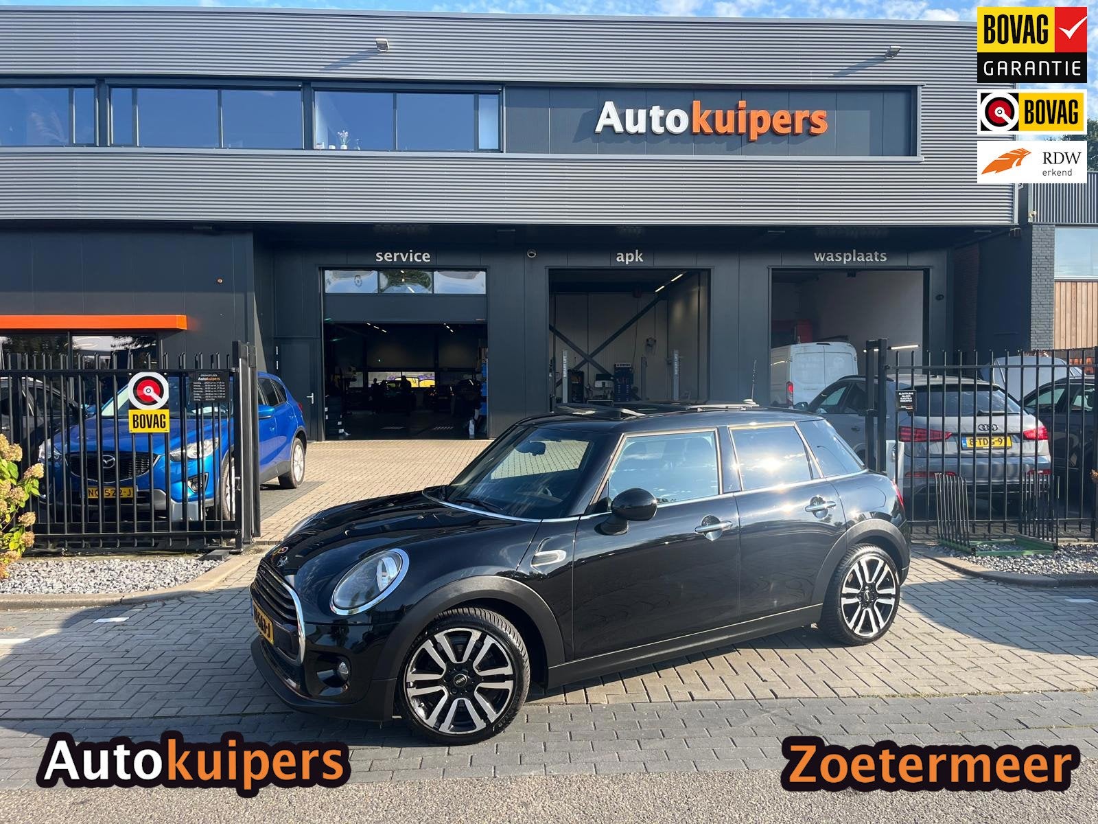 Mini 5-Deurs 1.5 Cooper | Leder | Panoramadak | Navi, Auto's, 12 maanden, Gebruikt, Zwart, Bedrijf