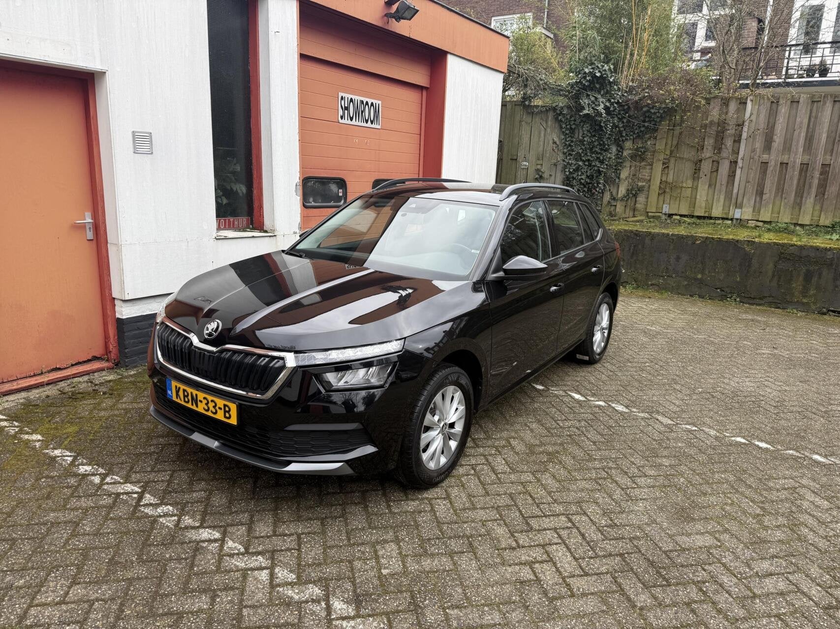 Skoda Kamiq 1.0 TSI Active stoelverwarming winterwielen, Auto's, Voorwielaandrijving, Stof, Gebruikt, 95 pk