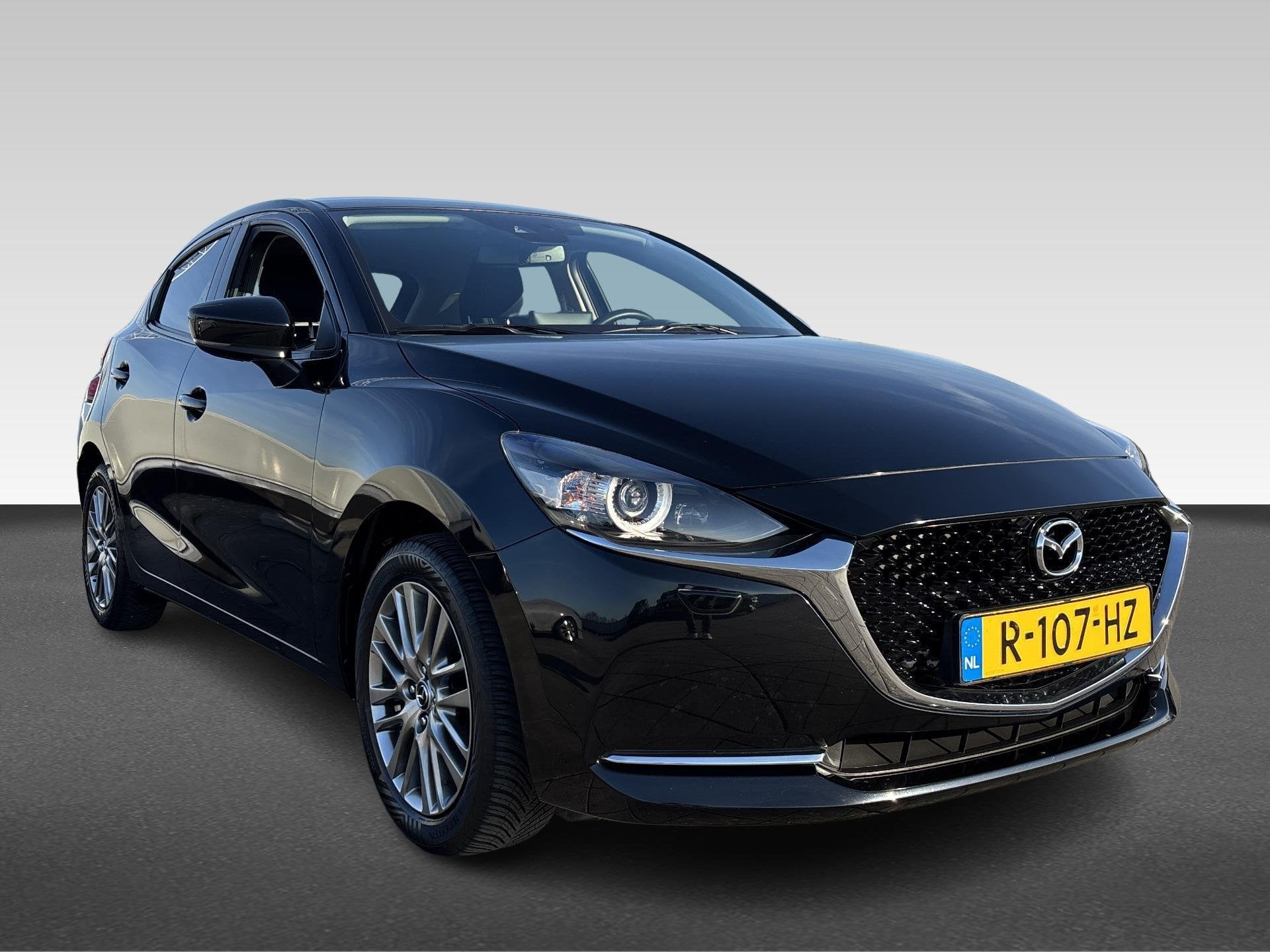 Mazda 2 1.5 Skyactiv-G Luxury, Euro 6, 4 cilinders, Zwart, Origineel Nederlands