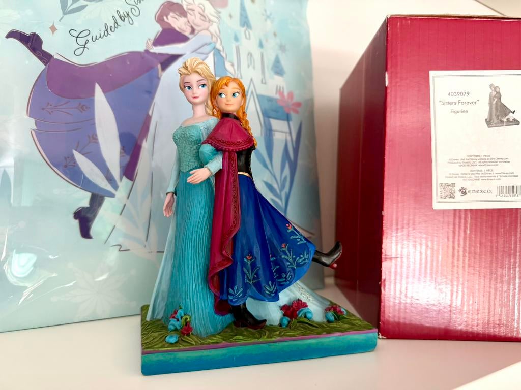 Frozen “Sisters Forever” Elsa en Anna Disney Traditions, Verzamelen, Disney, Ophalen of Verzenden, Overige figuren, Zo goed als nieuw